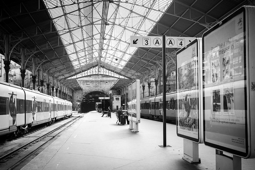 Treinstation in de stad Porto van Fotografiecor .nl