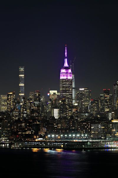 New York City Skyline Empire At Night par Wilma van den Bosch