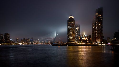 Kop van Zuid während der Nacht (Rotterdam)