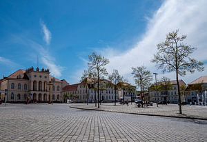 Blick auf die Altstadt mit Rathaus in Neustrelitz Mecklenburg-Vorpommern, Deutschland