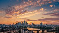 Zonsondergang in Frankfurt am Main van Henk Meijer Photography thumbnail