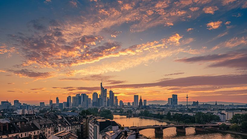 Zonsondergang in Frankfurt am Main van Henk Meijer Photography