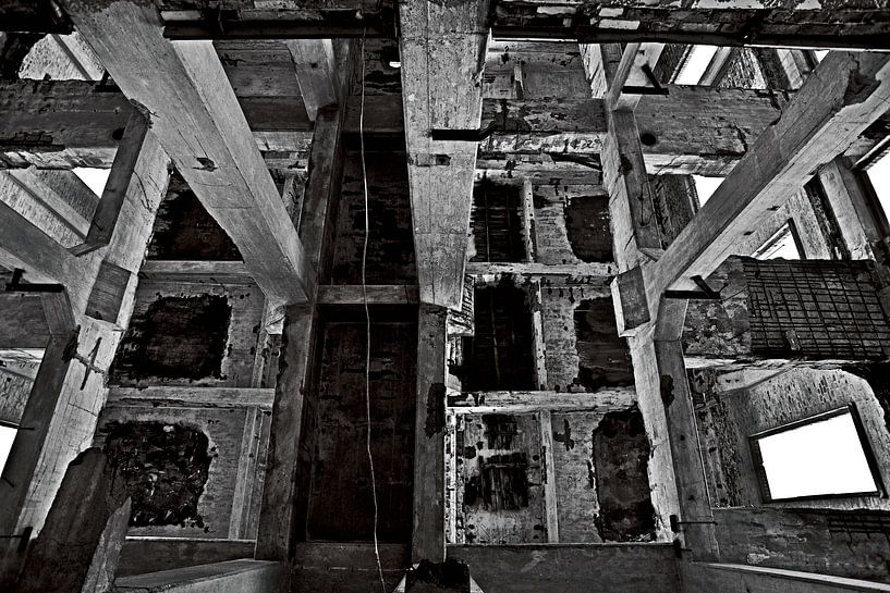 Verlaten industrieel gebouw in Polen van Silva Wischeropp