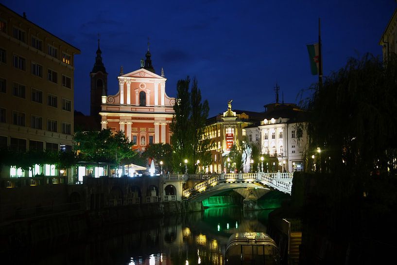 Ljubljana by night van Yvonne Smits
