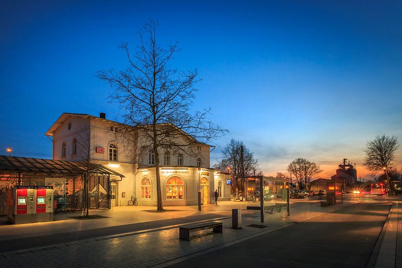 Kamen railway station by Frank Heldt
