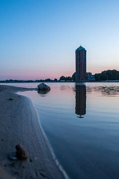 Watertoren Aalsmeer in ochtendgloren! van Peter Haastrecht, van