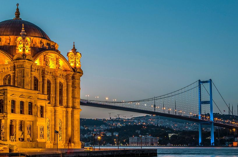 Istanbul by Hello Pompoyo