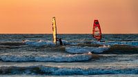 surf au coucher du soleil