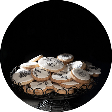 Zwart-witte koekjes II van Saskia Schepers