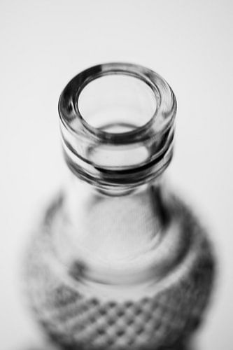 Glasflasche in Schwarzweiss