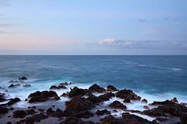 Die Ruhe des Atlantiks auf Teneriffa von Oleg Besprozvannii