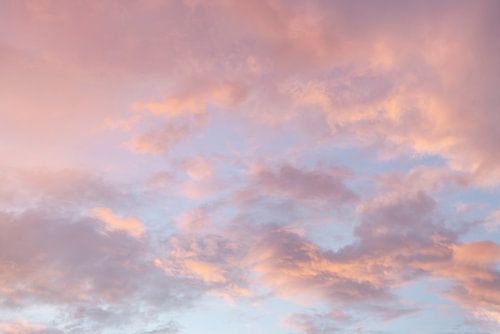 Heavenly Places 2. Wolken in Pastel.