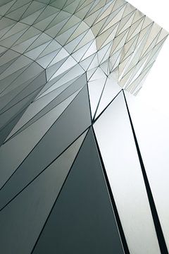Clean lines at the Musée des Confluences, Lyon