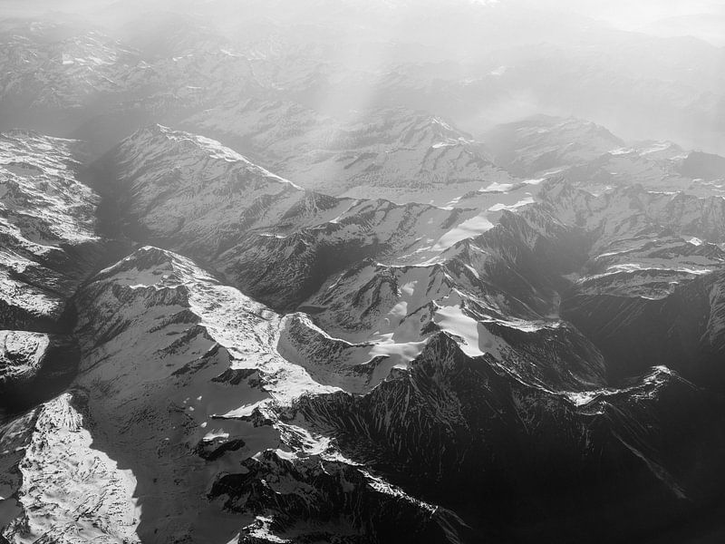 Französische Alpen in Schwarz und Weiß von Raisa Zwart Reisefotografiedrucke