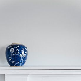 blaue Vase von Laura Weijzig