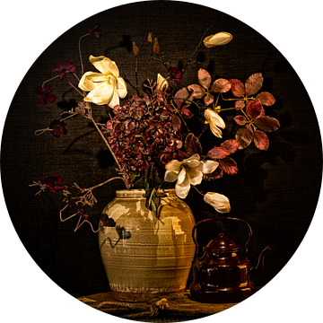 stilleven vaas met bloemen hortensia magnolia van Carina Meijer ÇaVa Fotografie
