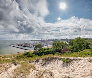 De haven, het dorp en de duinen, West-Terschelling, Wadden eiland, Friesland van Rene van der Meer