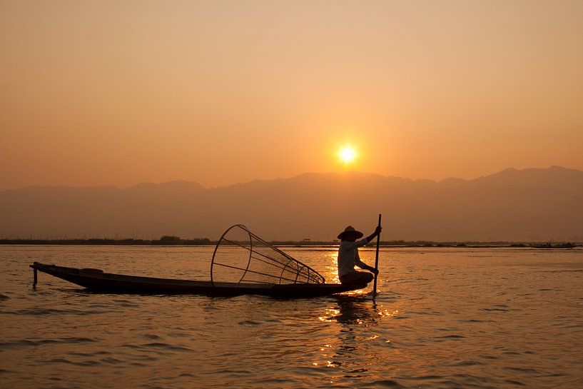 Sunrise on Lake Inle in Myanmar by Carolien van den Brink