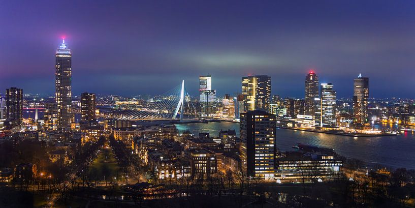 Skyline Rotterdam during when the night falls. by Patrick van Os