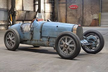 Bugatti 35B met embleem van Gert Hilbink