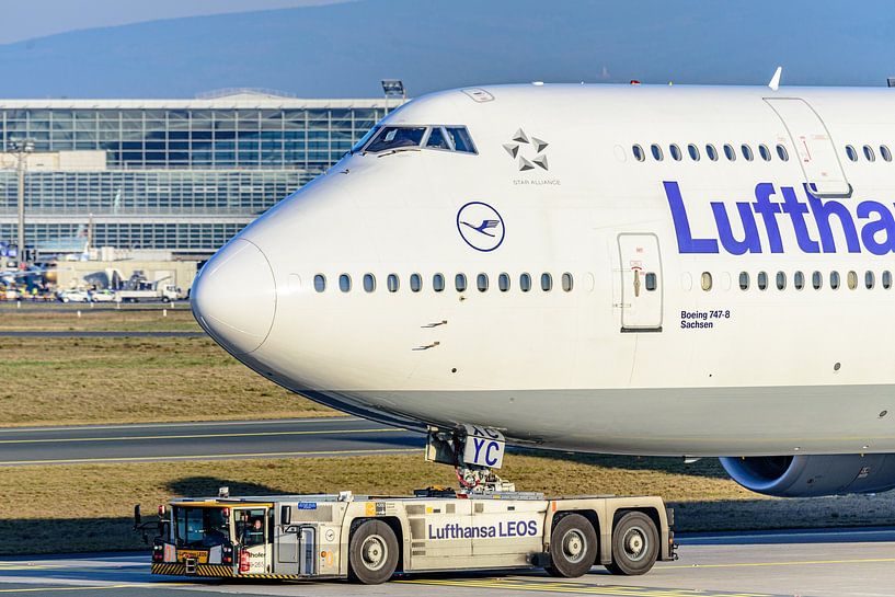 Nahaufnahme Lufthansa Boeing 747-8 &quot;Sachsen&quot; (D-ABYC). von Jaap van den Berg