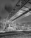 Pipeline-Brücke in der Nähe von petrochemischen Industrie in der Nacht, Antwerpen von Tony Vingerhoets Miniaturansicht