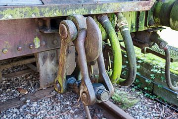 oude treinwagon op een oud station in hombourg van ChrisWillemsen