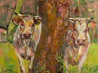 Schilderij van twee koeien achter de boom