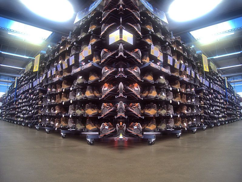 Nature morte de l'étagère à chaussures par Edgar Schermaul