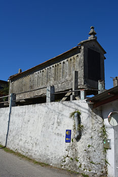 Traditional grain and maize warehouses in Portugal and Spain