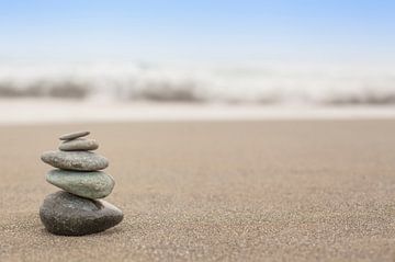 Balancing stacked stones by Sanders