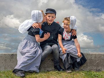 Children in Walcheren costume by Lisette van Peenen