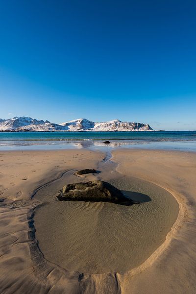 Tidal pool on the famous tropical looking sand beach near Ramberg on the Lofoten islands in Norway o by Robert Ruidl