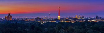 Berlijnse skyline bij zonsopgang