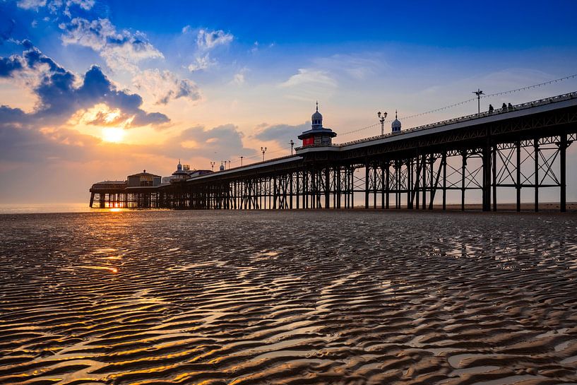 vue de la jetée de Blackpool peu avant le coucher du soleil par gaps photography