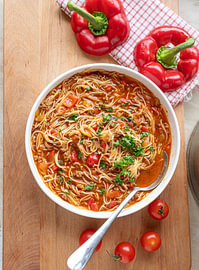Modernes Kochen - Pikante Nudelsuppe mit Hackfleisch und Gemüse von Angelika Heine