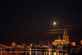 Cologne Cathedral in the moonlight by Foto Oger
