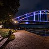 Deventer Wilhelminabrug in regenboog lichten van Maurice Meerten