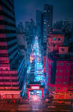 Neon Regen -Een Nacht in Temple Street in Hong Kong van Rudolfo Dalamicio
