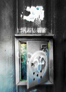 Plaka-Leaving Postbox