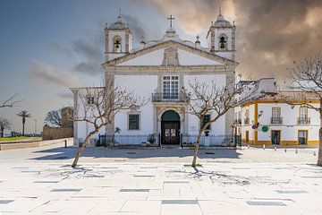 De kerk Igreja de Santa Maria de Lagos, historisch gebouw in de oude stad van Lagos, Algarve Portugal van Fotos by Jan Wehnert