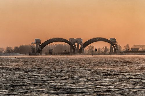 Hoogwater bij sluizencomplex Amerongen