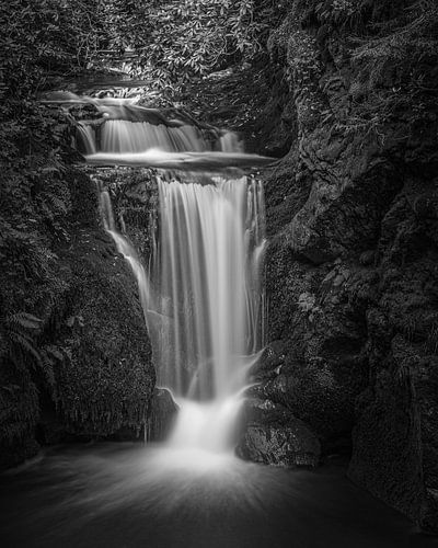 Geroldsauer waterfall in black and white