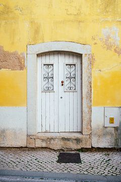 Porte portugaise Olhão Jaune | Photographie de voyage Portugal