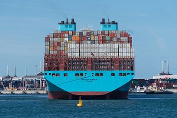 Enorm containerschip van Patrick Verhoef