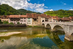 Uriges Dörfchen Saint-Ursanne im Schweizer Jura