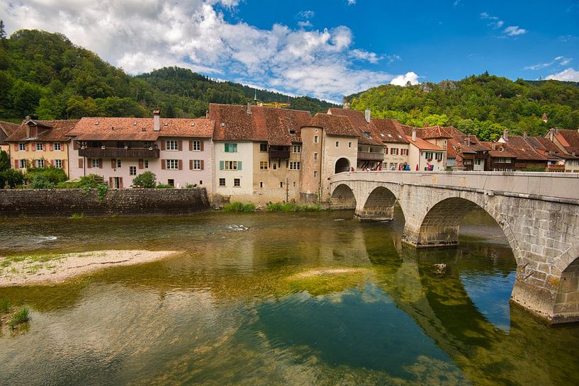 Uriges Dörfchen Saint-Ursanne im Schweizer Jura von Tanja Voigt