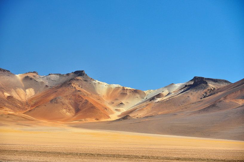 The lunar landscapes of the Salar d&#039;Uyuni and Dali by Frank Photos