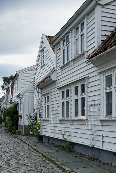 weiße Häuser in der Altstadt von Stavanger von Anja B. Schäfer