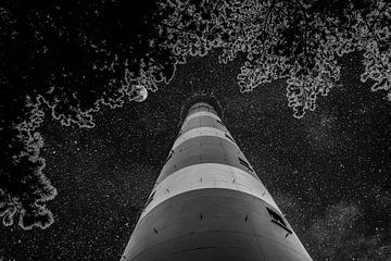 Night, Lighthouse, Ameland, The Netherlands van Maarten Kost
